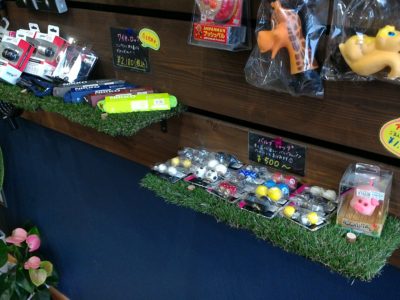 商品が増えてきたので棚を作りました⤴