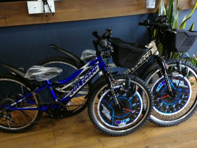 小学生に大人気の変速インジゲーター付きジュニアマウンテン🚴